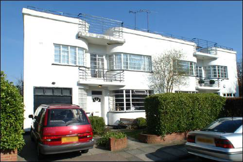 11 Lytton Close